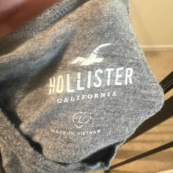 Hollister Tank - Picture 5 of 5